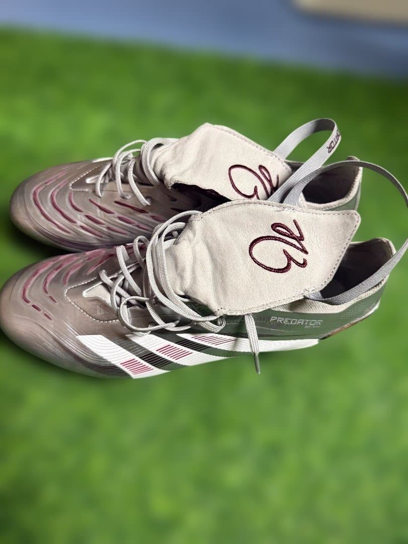 adidas Predator サッカーシューズ シルバー/マルーン - メルカリ