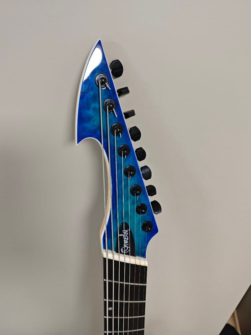 8弦ギター目立った傷や汚れなし