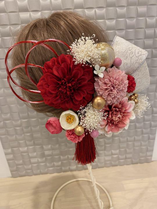 ピンポンマム&ダリア髪飾り☆成人式☆入学、卒業式☆結婚式☆リリークリスタルナゴヤ - メルカリ ピンポンマム&ダリア髪飾り☆成人式☆入学、卒業式☆結婚式☆リリークリスタルナゴヤ - メルカリ
