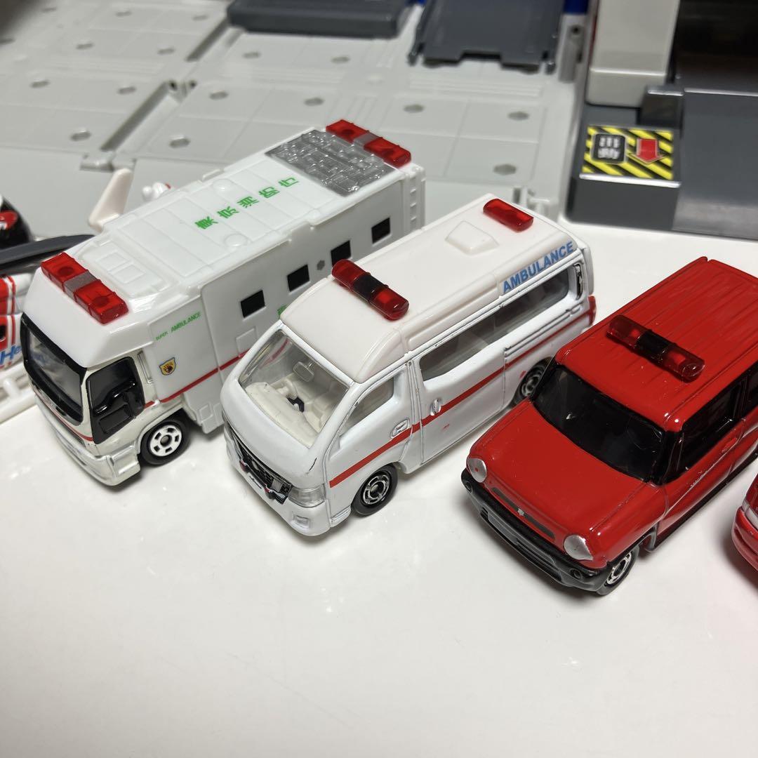 トミカ まとめ売り 消防署 警察署 トミカ 警察署&消防署&ミニカーセット - メルカリ