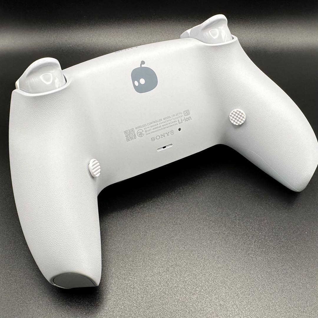 PS5 dualsense カスタム コントローラー アストロボット 背面