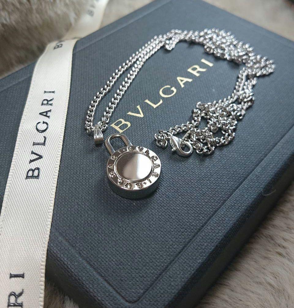【正規 未使用】BVLGARI ロゴ刻印ゴールドチャーム/3㎜ネックレスチェーン 正規 未使用】BVLGARI ロゴ刻印シルバーチャーム/3㎜ネックレス