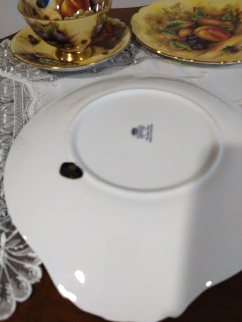 エインズレイオーチャードゴールド フルーツ柄