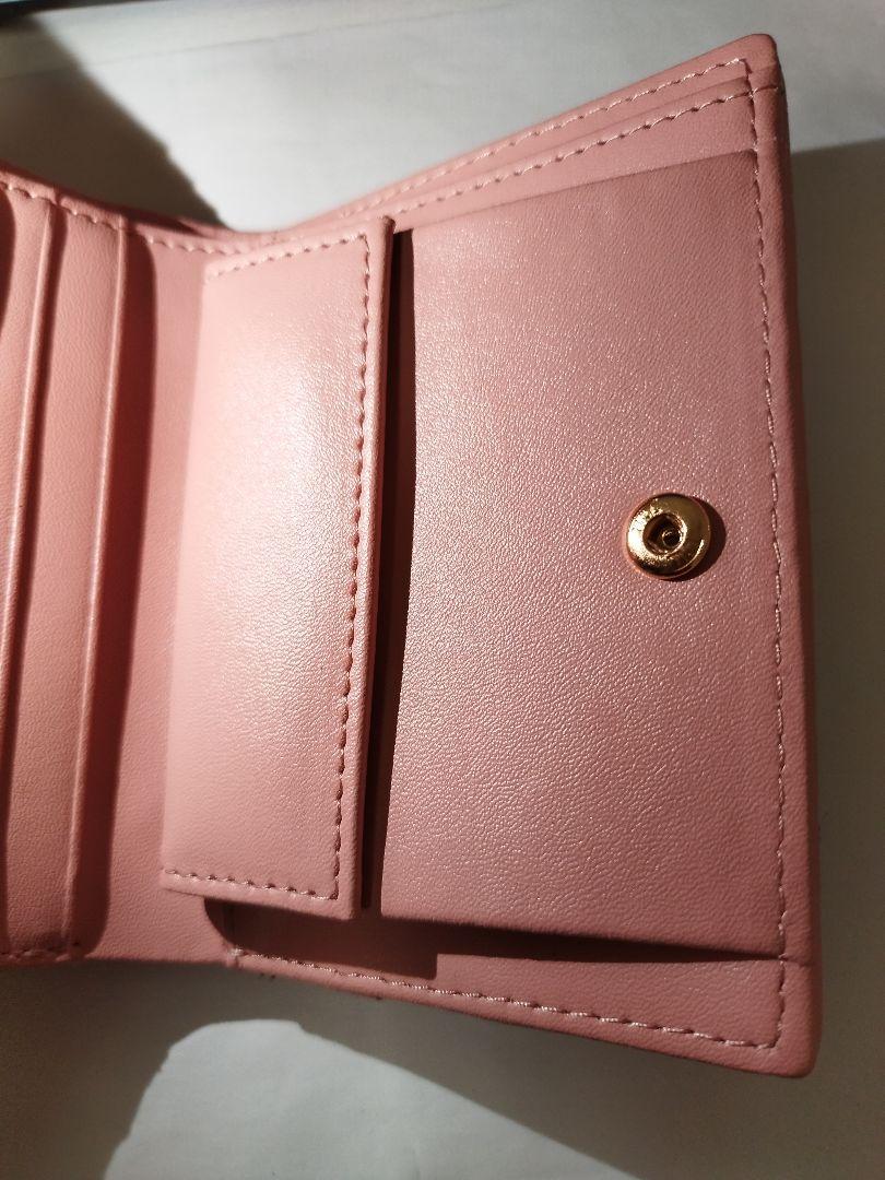 ミュウミュウ 二つ折り財布　ピンク財布