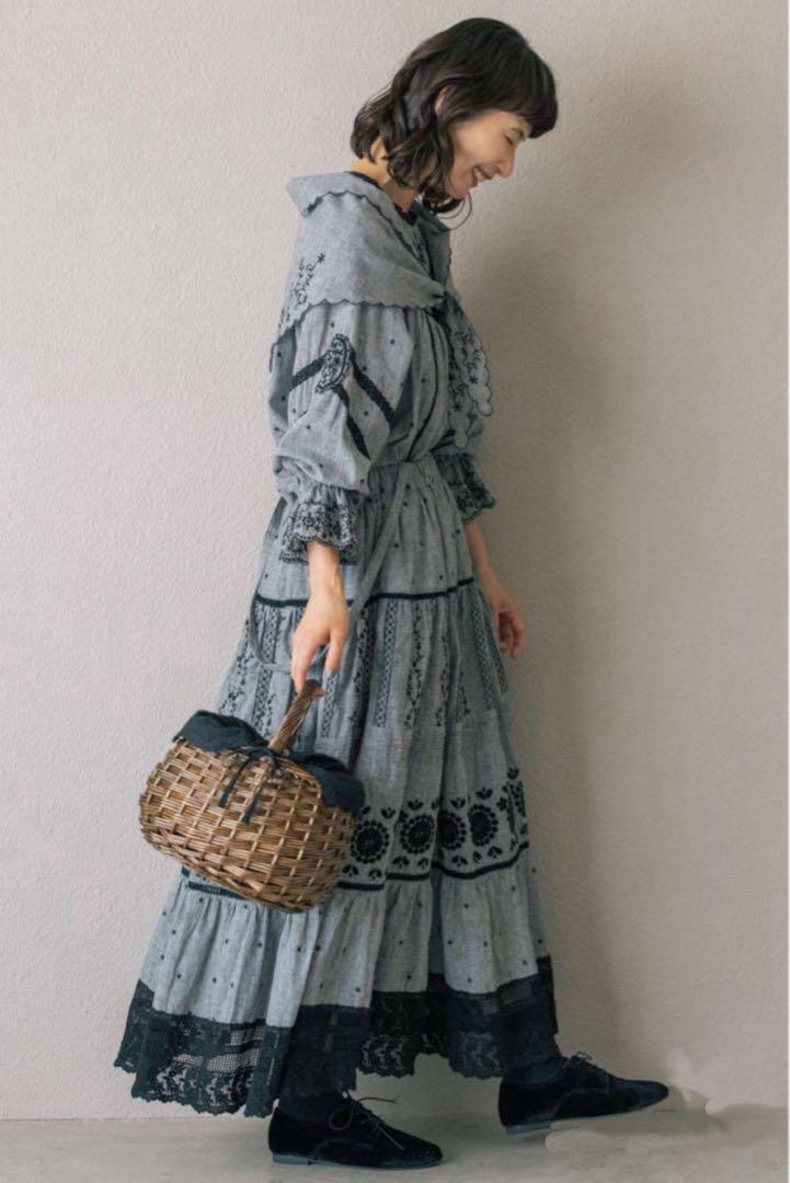 サマンサモスモス kazumi サス付刺繍スカート チャコールグレー