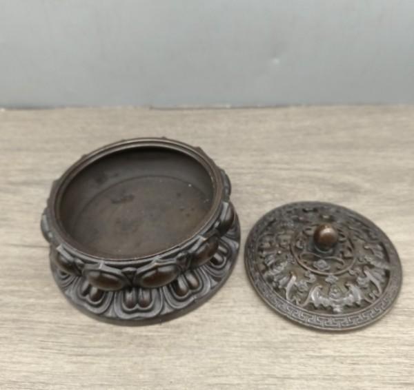 透かし彫り蓮華香炉 銅製香炉 装飾彫刻付き