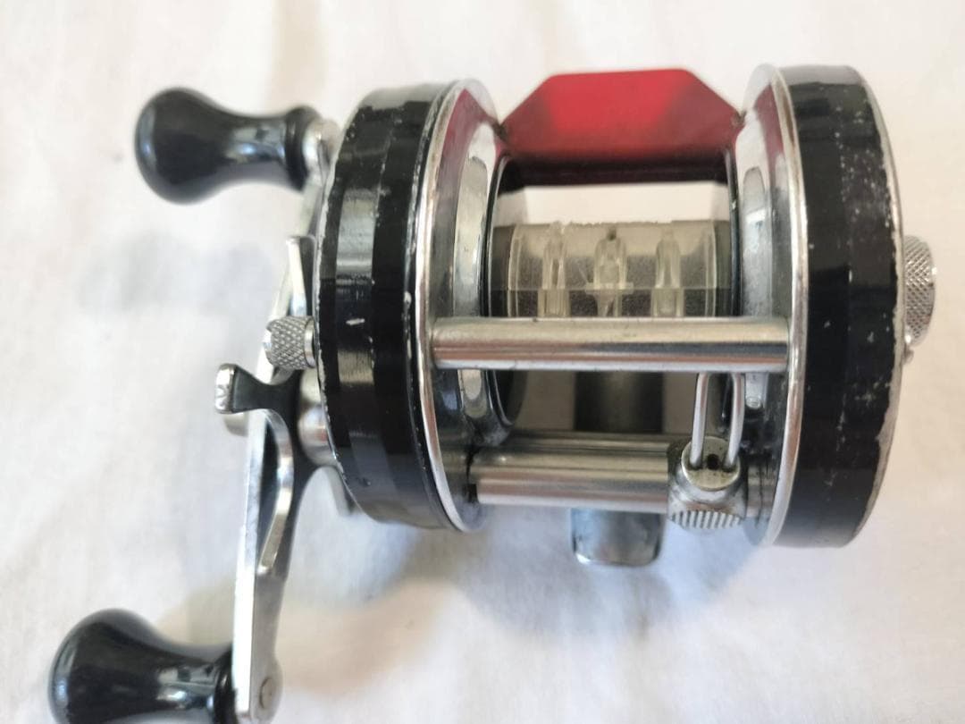 ★アブガルシア　アンバサダー5600c　ビンテージ　リール　赤ベロ