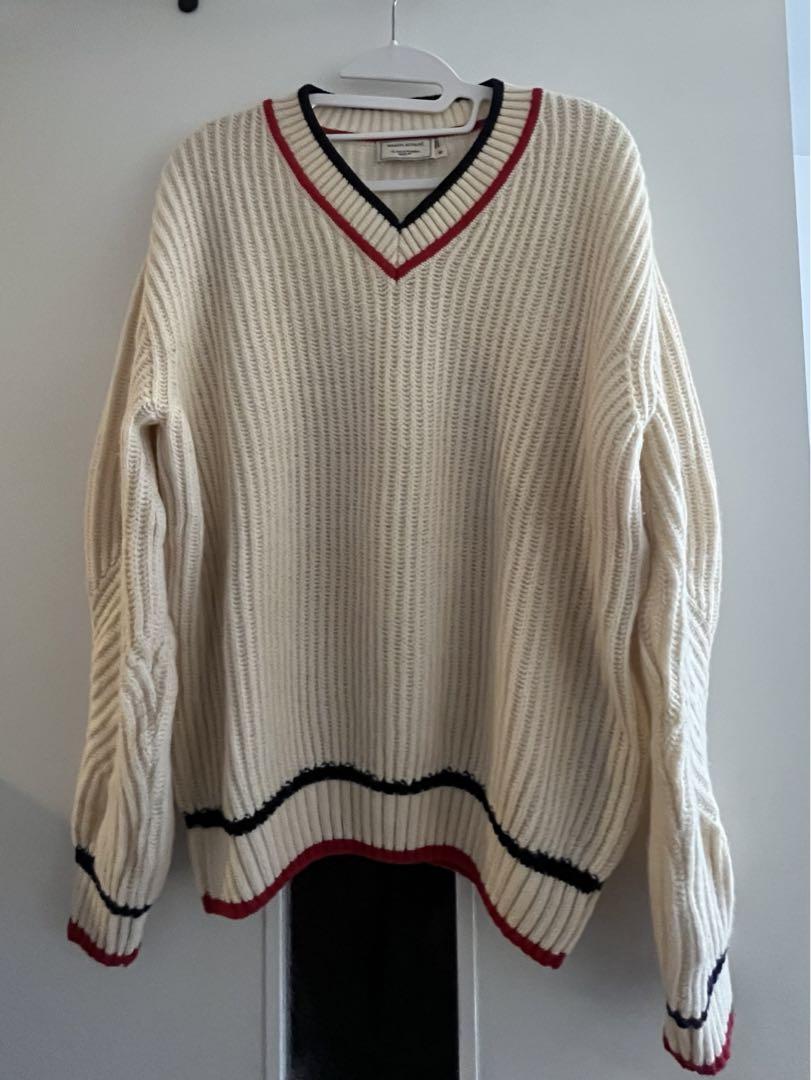 メゾンキツネ　Vネックニット 5,330円
