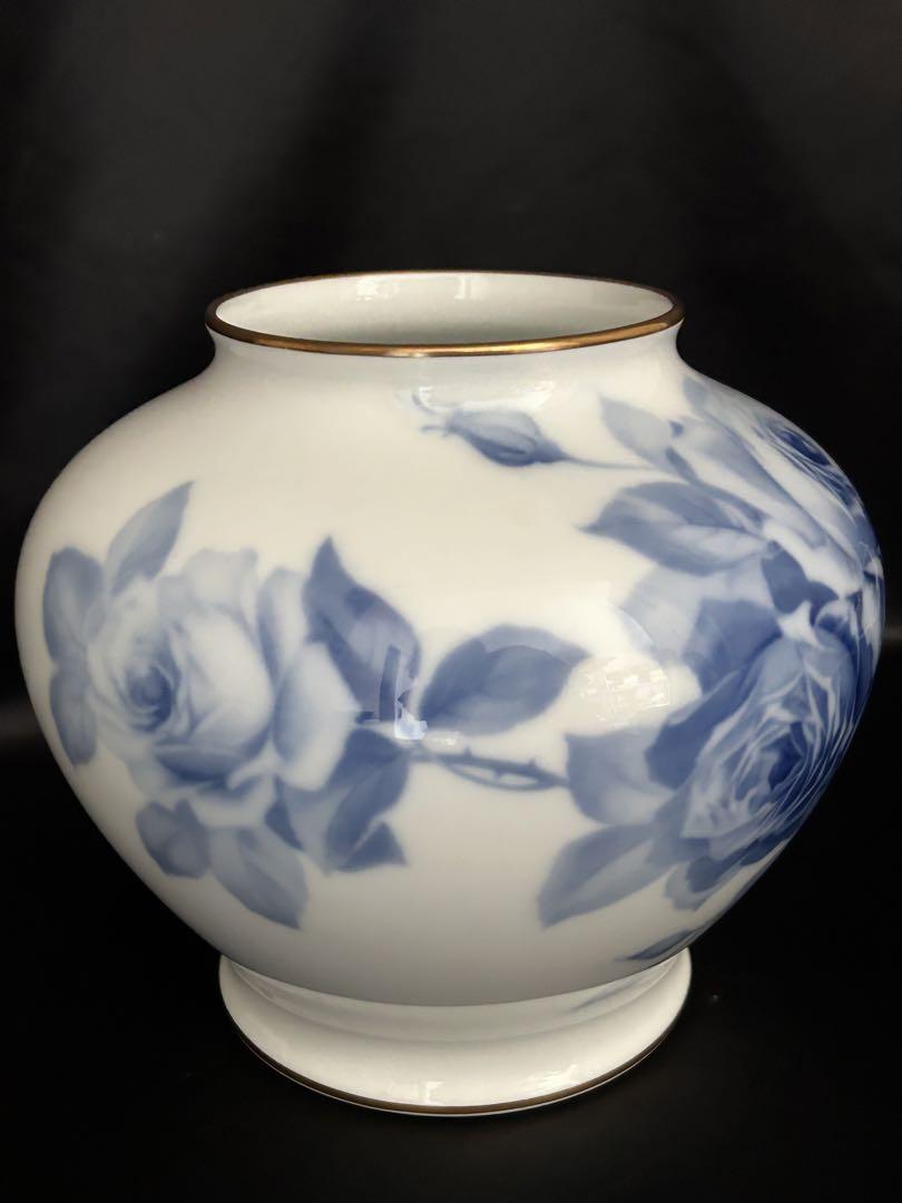 美品 高さ20cm 大倉陶園 ブルーローズ 金彩 白磁 壺 花瓶 フラワーベース