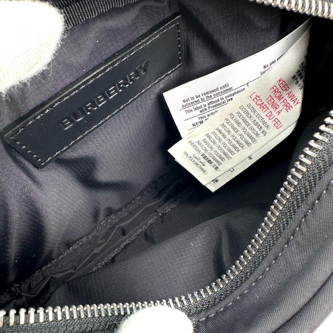 【未使用】Burberry ミニボディバッグ　ナイロン　ウエストポーチ