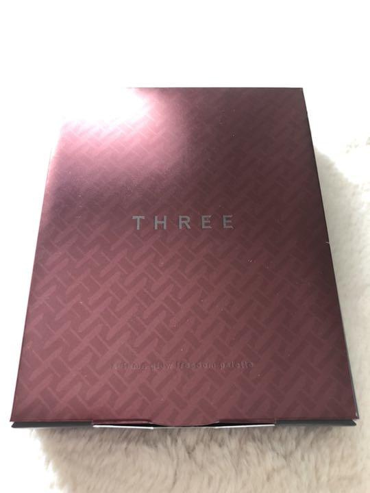 【限定】THREE オータムグローフリーダムパレットX01（新品未使用）