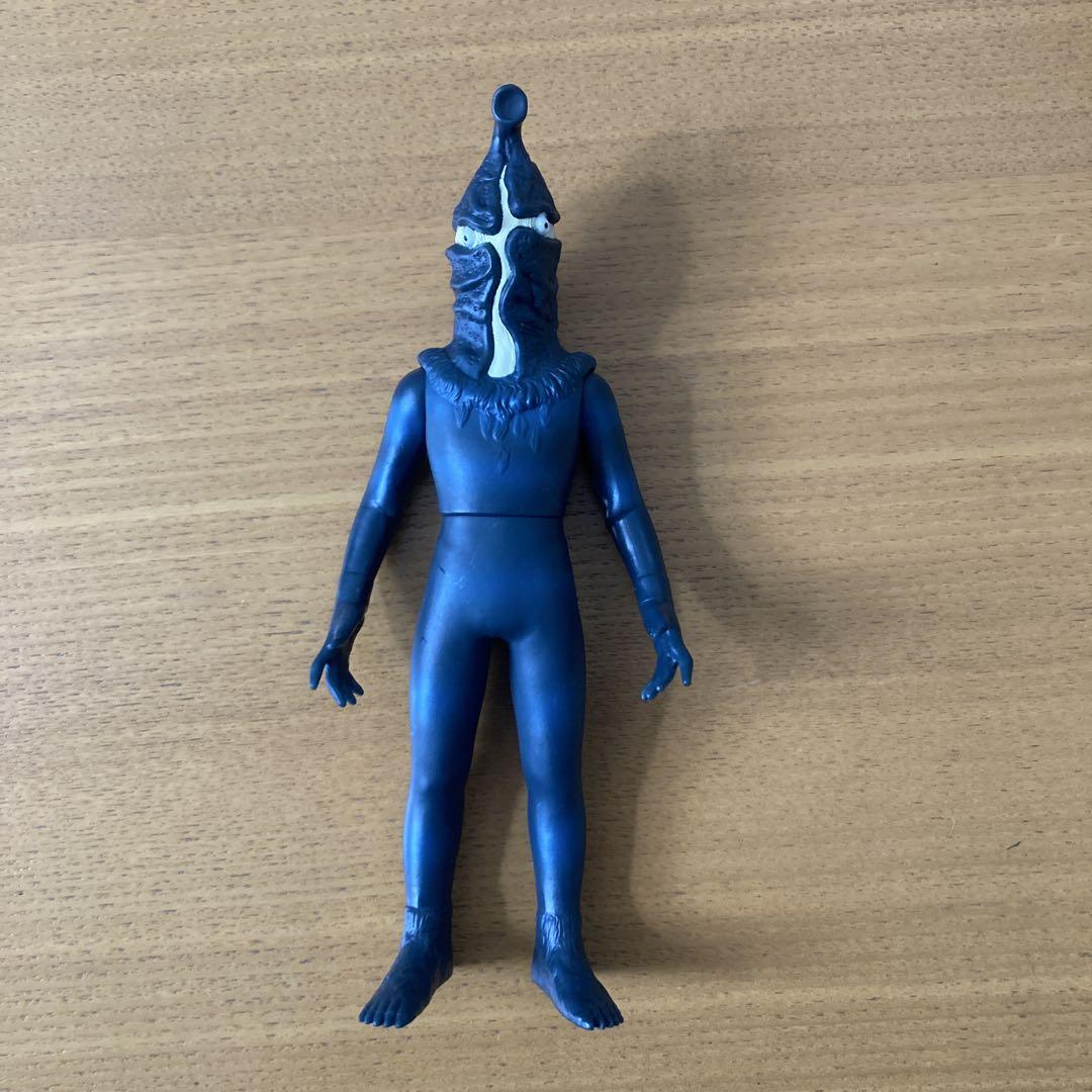 ケムール人 ソフビ Amazon.co.jp: 2000 「誘拐怪人 ケムール人」 約20cm タグ付き