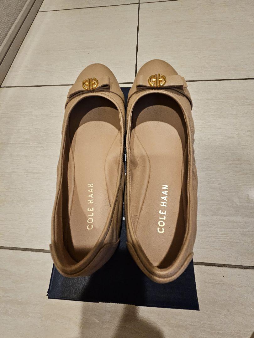 【美品】COLE HAAN ベージュ フラットシューズ　バレーシューズ