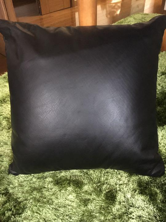 レザークッション 【海外正規品】 レザークッション 【海外正規品】
