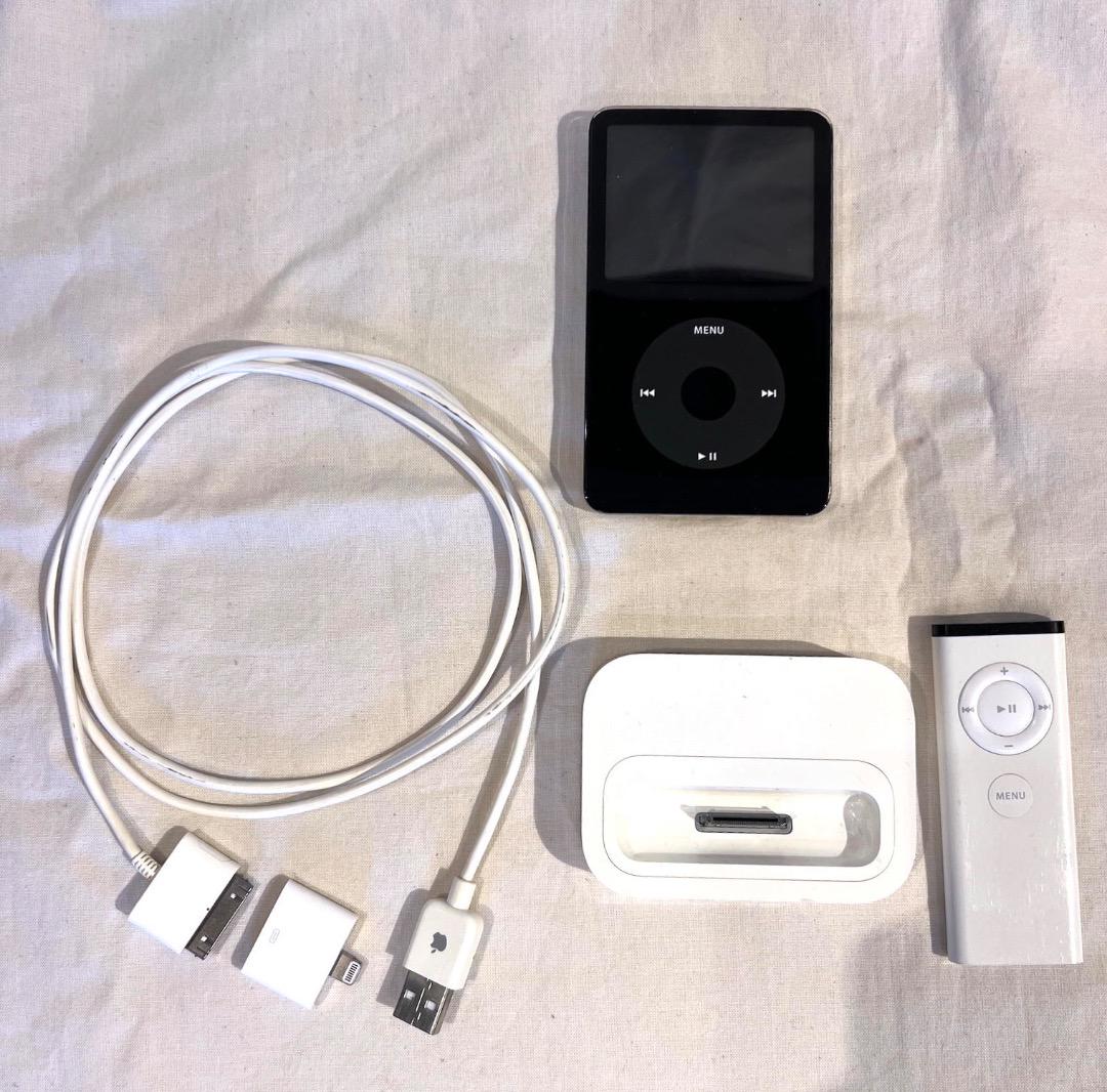 iPod Classic ブラック 30GB 動作確認済 スタンドほか付属品付