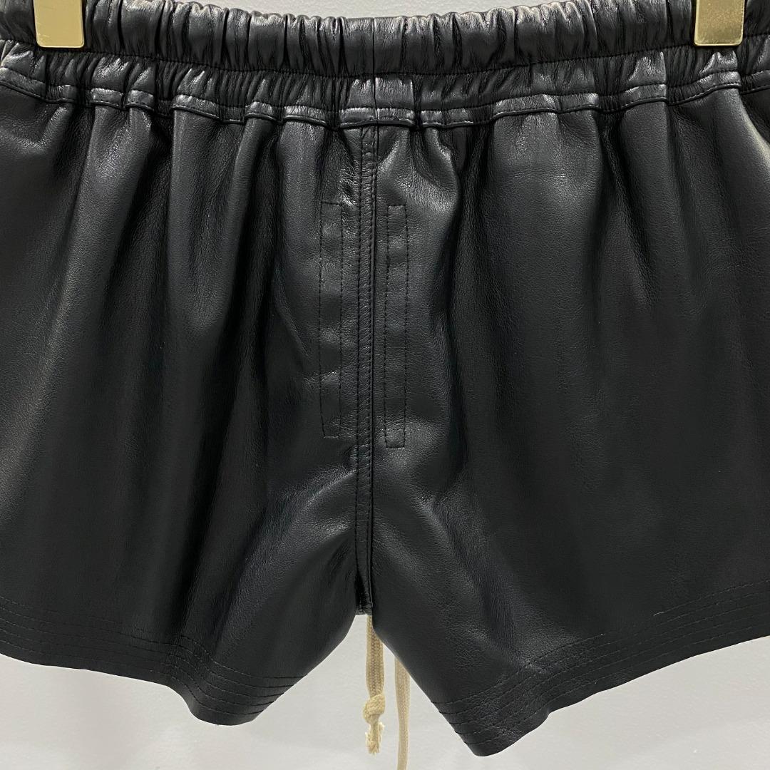 ミニショーツ