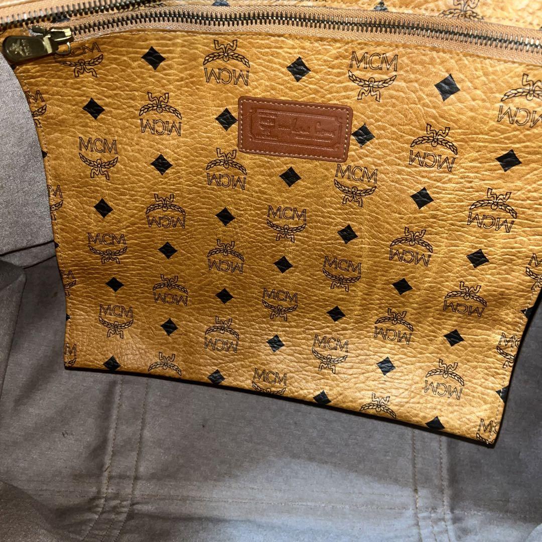 MCMエムシーエム ロゴデザイン ショルダーバッグ レザー