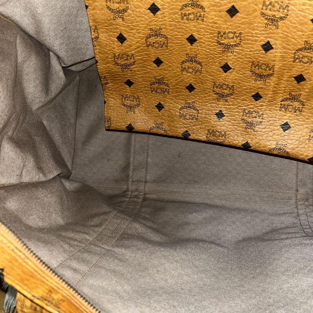 ★MCM(エム シー エム)ロゴ 装飾品 MCM（エムシーエム）の「MCM/エムシーエム/クロスボディバッグ