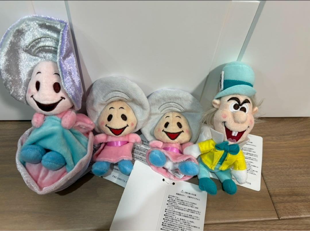 新品　ディズニーストア　不思議の国のアリス　ヤングオイスター　ぬいぐるみ　セット