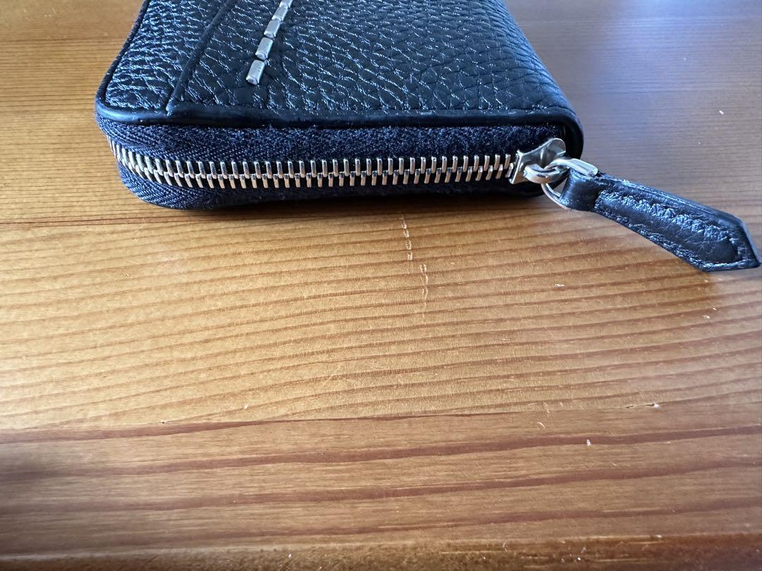 FENDI ラウンドファスナー 長財布 メタルステッチ 小物