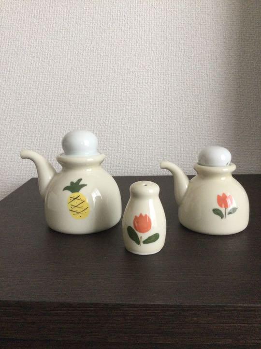 【陶器】卓上調味料入れ（醤油差し）3点セット