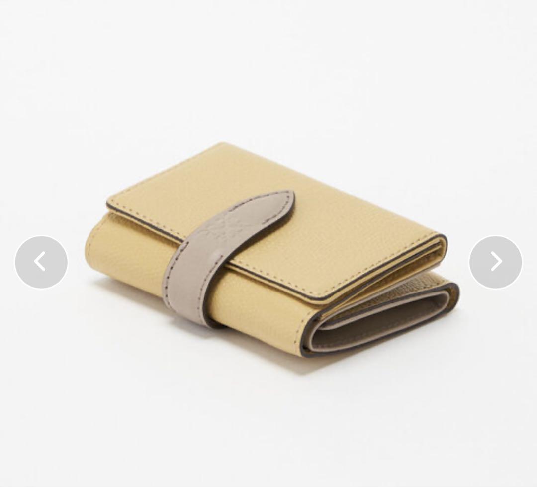 【新品】russet ラシット　レザーベルト三つ折りウォレット　グリーン　財布 新品】russet ラシット レザーベルト三つ折りウォレット