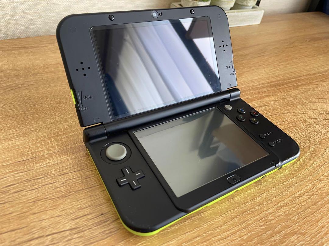 Newニンテンドー3DS LL ライム×ブラック【箱無し】【ソフト1本付き】