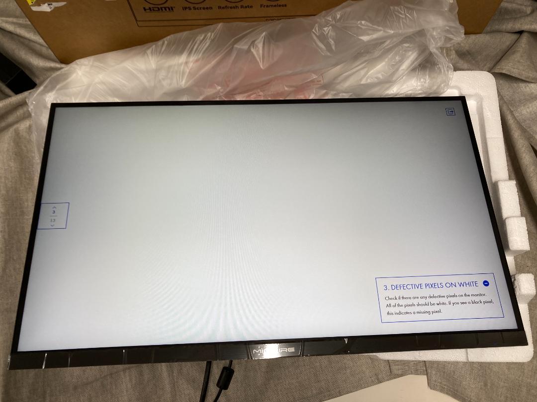A*t様 Minifire ゲーミングモニター 27 インチ 180Hz