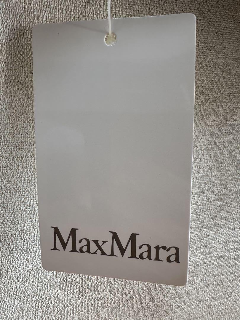 【最終値下げ】MaxMara ロゴ ストール【新品タグ付き】 最終値下げ】MaxMara ロゴ ストール【新品タグ付き】