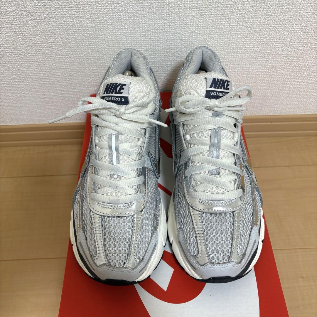 人気❗️ Nike Vomero 5 グレー　シルバー　ボメロ5 銀
