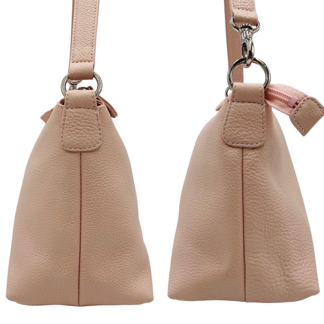 未使用級✨️キタムラ　ショルダーバッグ　レザー　ピンク　ロゴ　K　肩掛け 現行