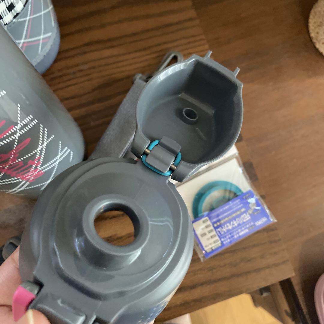 サーモス　キッズ　ステンレスボトル　水筒　1Lと1.5L 2本セット　新品