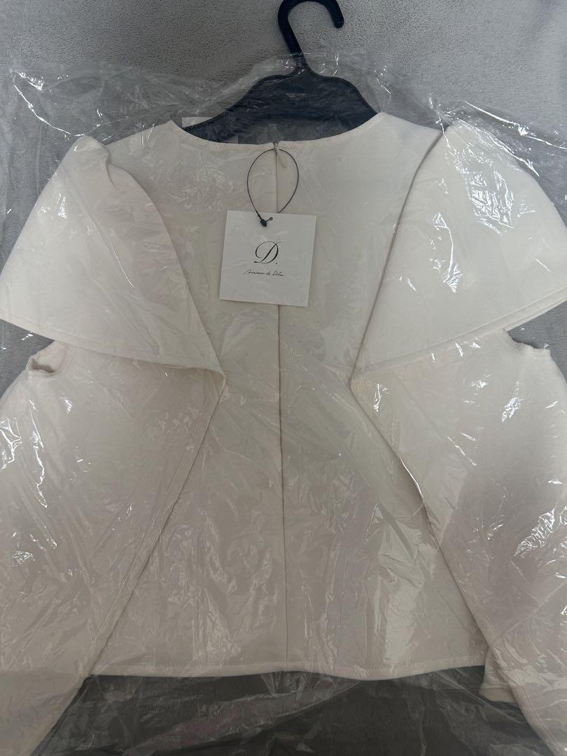 年末のプロモーション大特価！ Maison メルカリ - 新品未使用 White Tops Lily Dolce de トップス