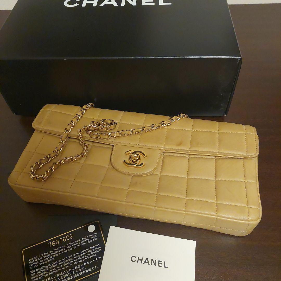 CHANEL ベージュ キルティング ショルダーバッグ