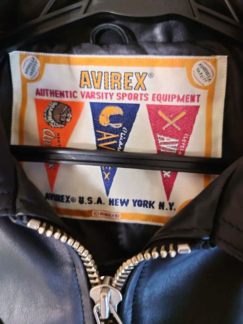 新品タグ付きAVIREX バーシティーシグネチャーレザージャケット　ブラックＸＬ