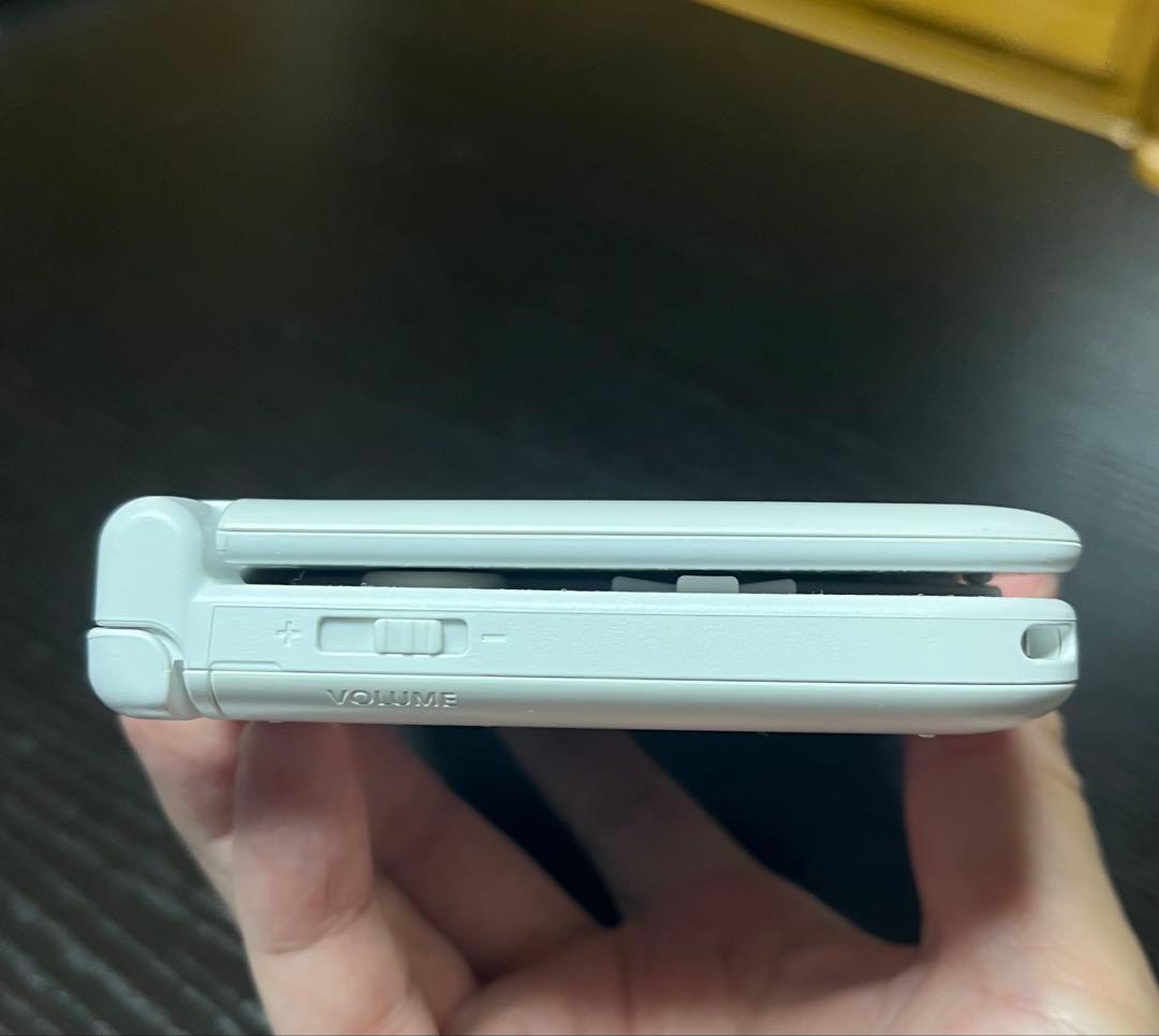 ホワイト 本体と充電ケーブルNintendo