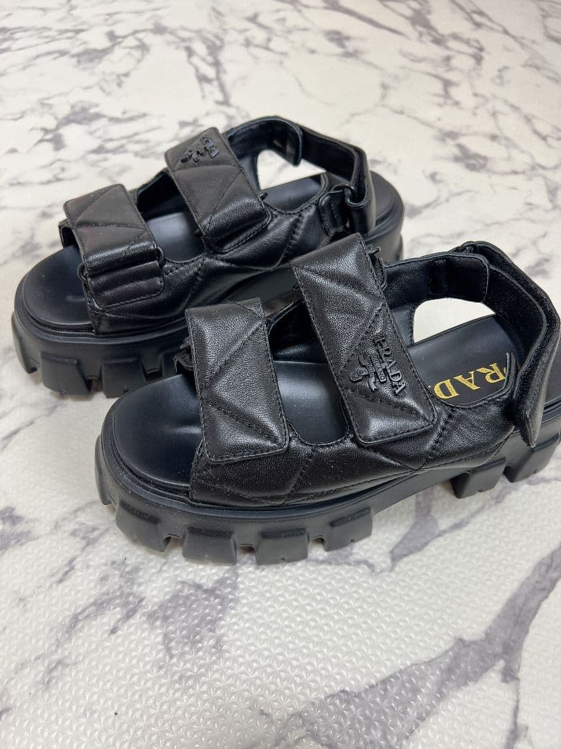 PRADA ー レザー サンダル23cm PRADA