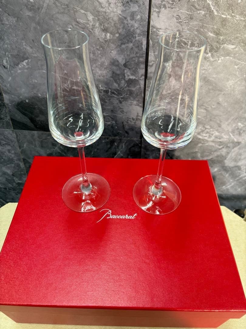 2. シャトーバカラ・シャンパンフルート ペア