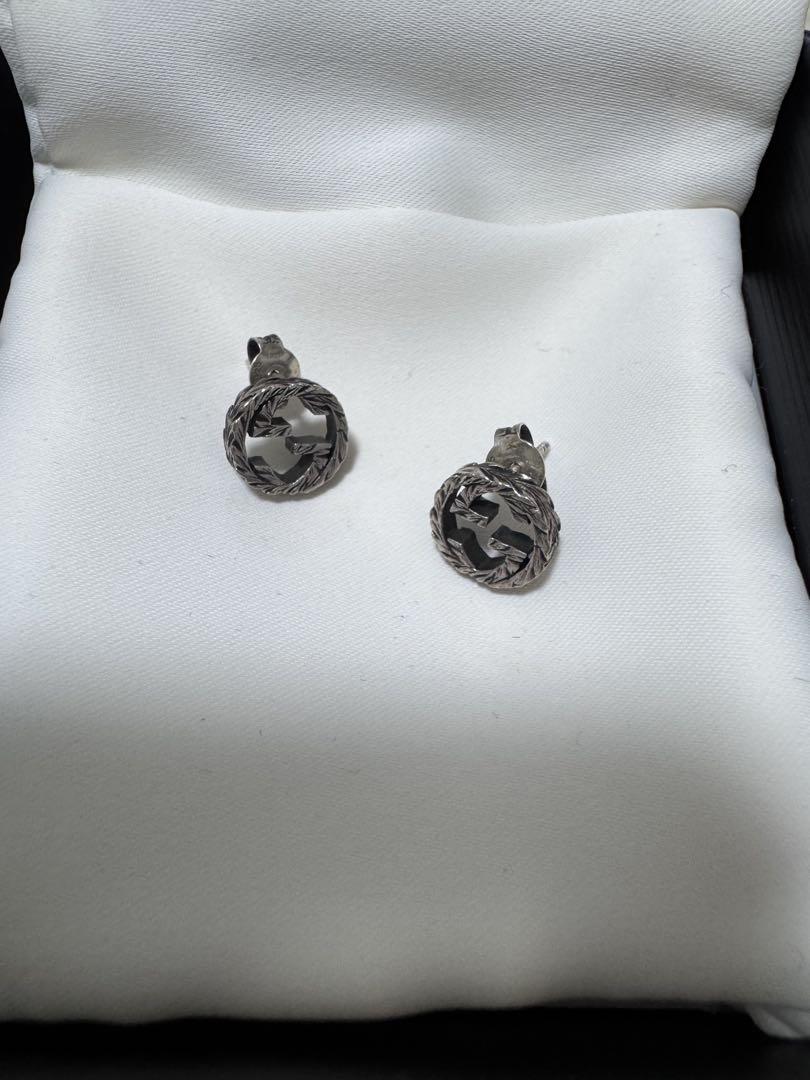 GUCCI ロゴ入りメタルピアス