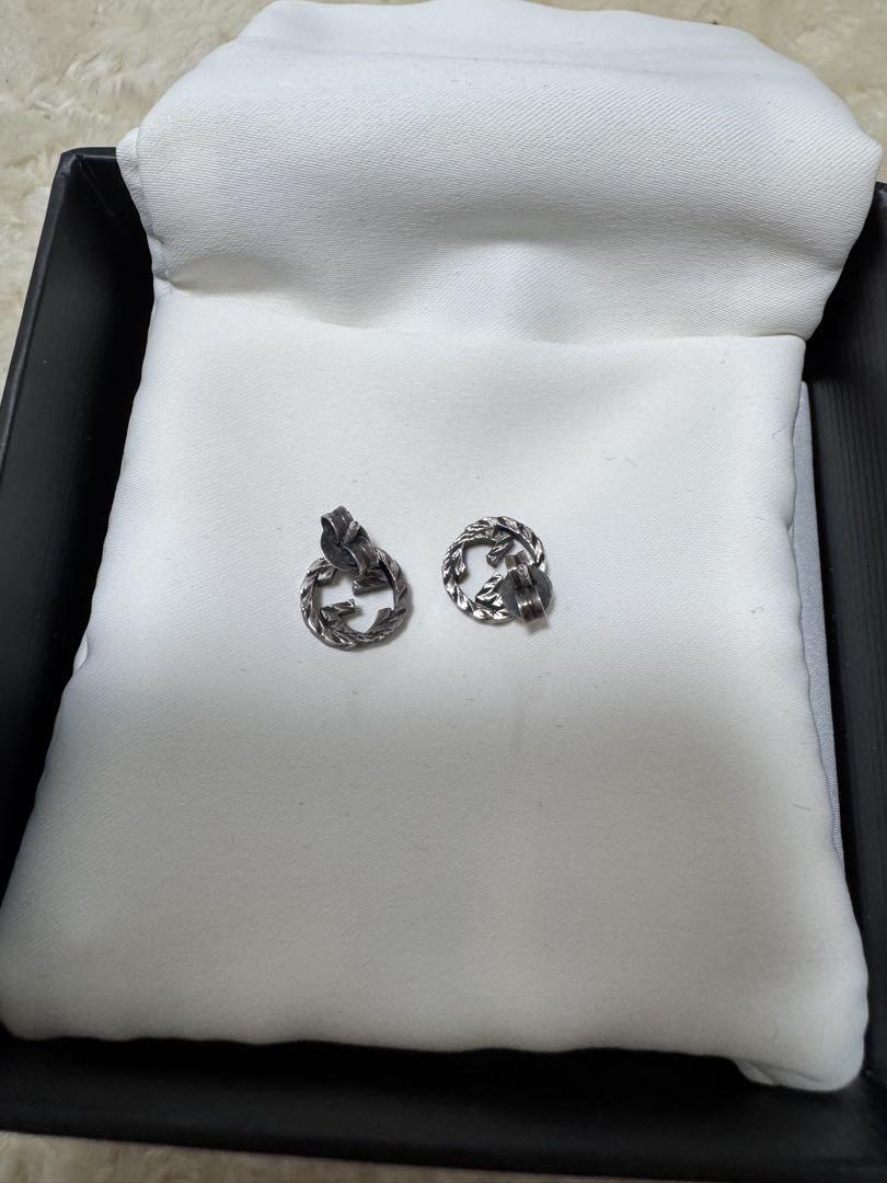GUCCI ロゴ入りメタルピアス