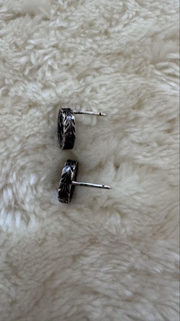 GUCCI ロゴ入りメタルピアス