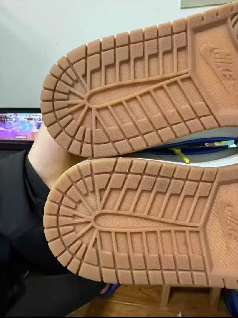 Travis Scott × Nike Canary