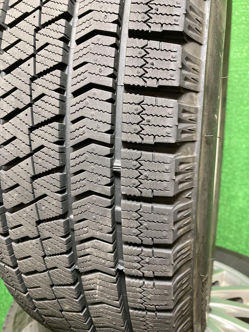 195/65R15 スタッドレスタイヤとアルミホイール付き。
