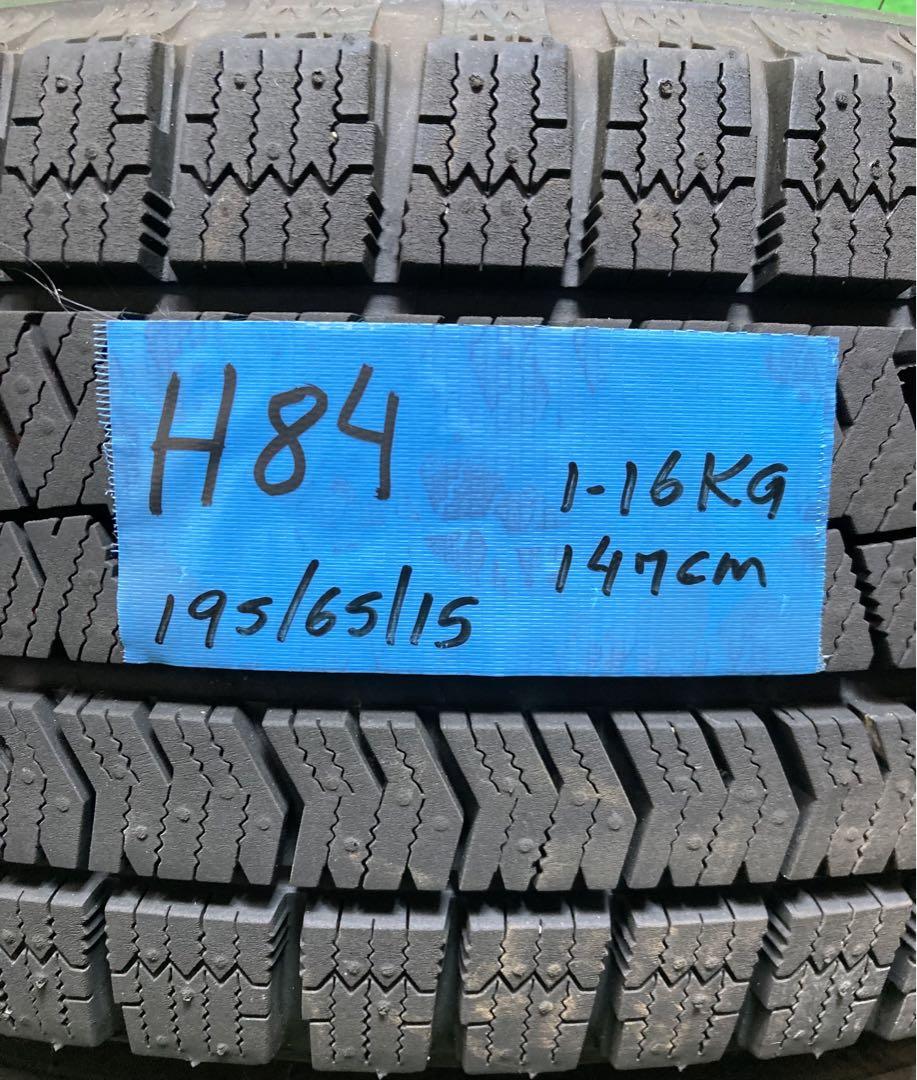 195/65R15 スタッドレスタイヤとアルミホイール付き。