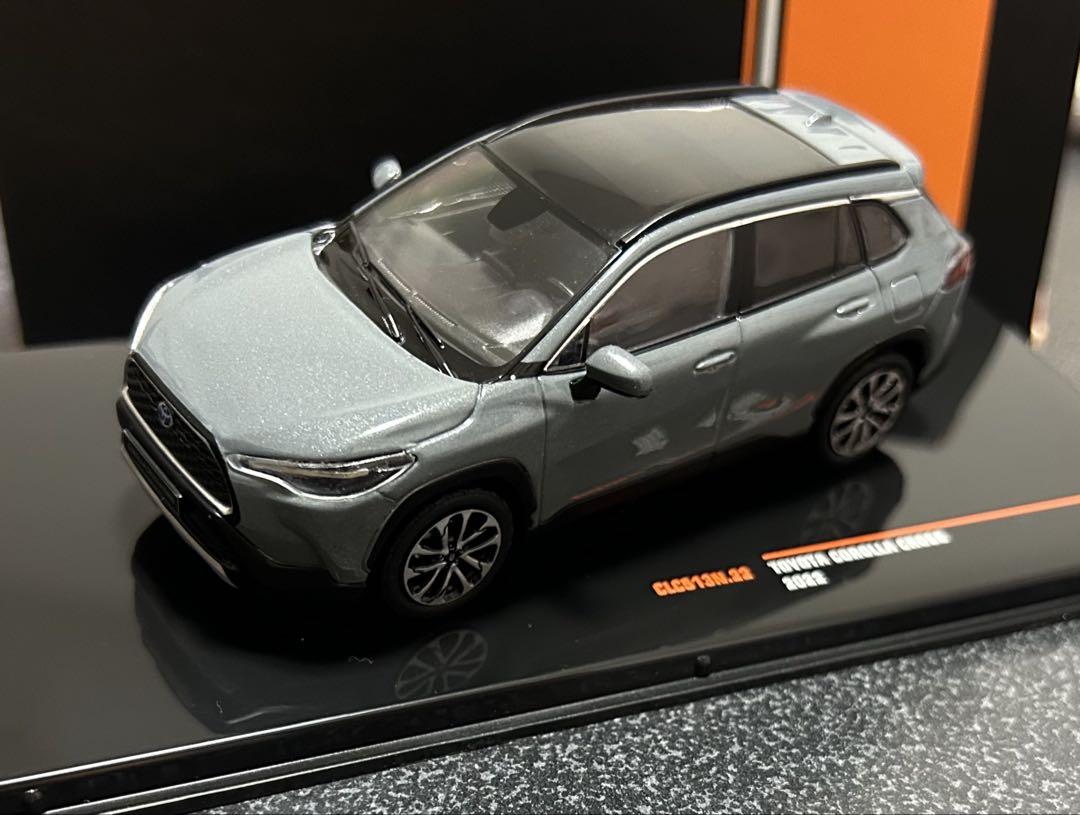 イクソ　カローラクロス　ミニカー 1/43