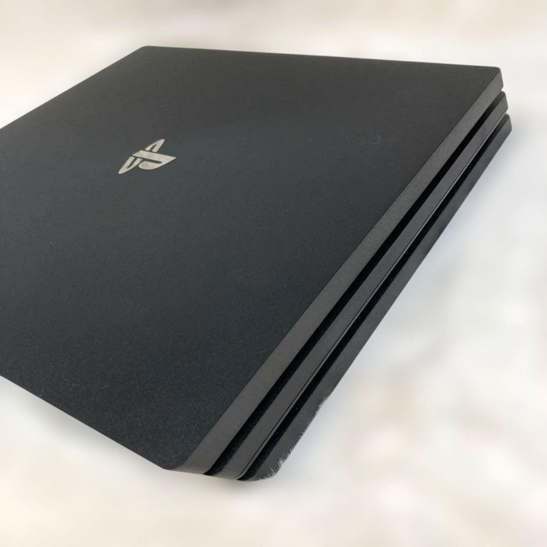 PS4 Pro 本体（CUH-7100B）ブラック　ケーブル、コントローラー付