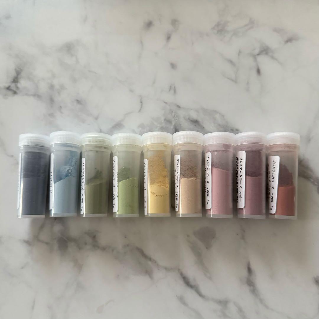 日本ヴォーグ社　ポーセラーツ　上絵の具　プレミアムカラーズ　24色 日本ヴォーグ社 ポーセラーツ 上絵の具 プレミアムカラーズ 24色