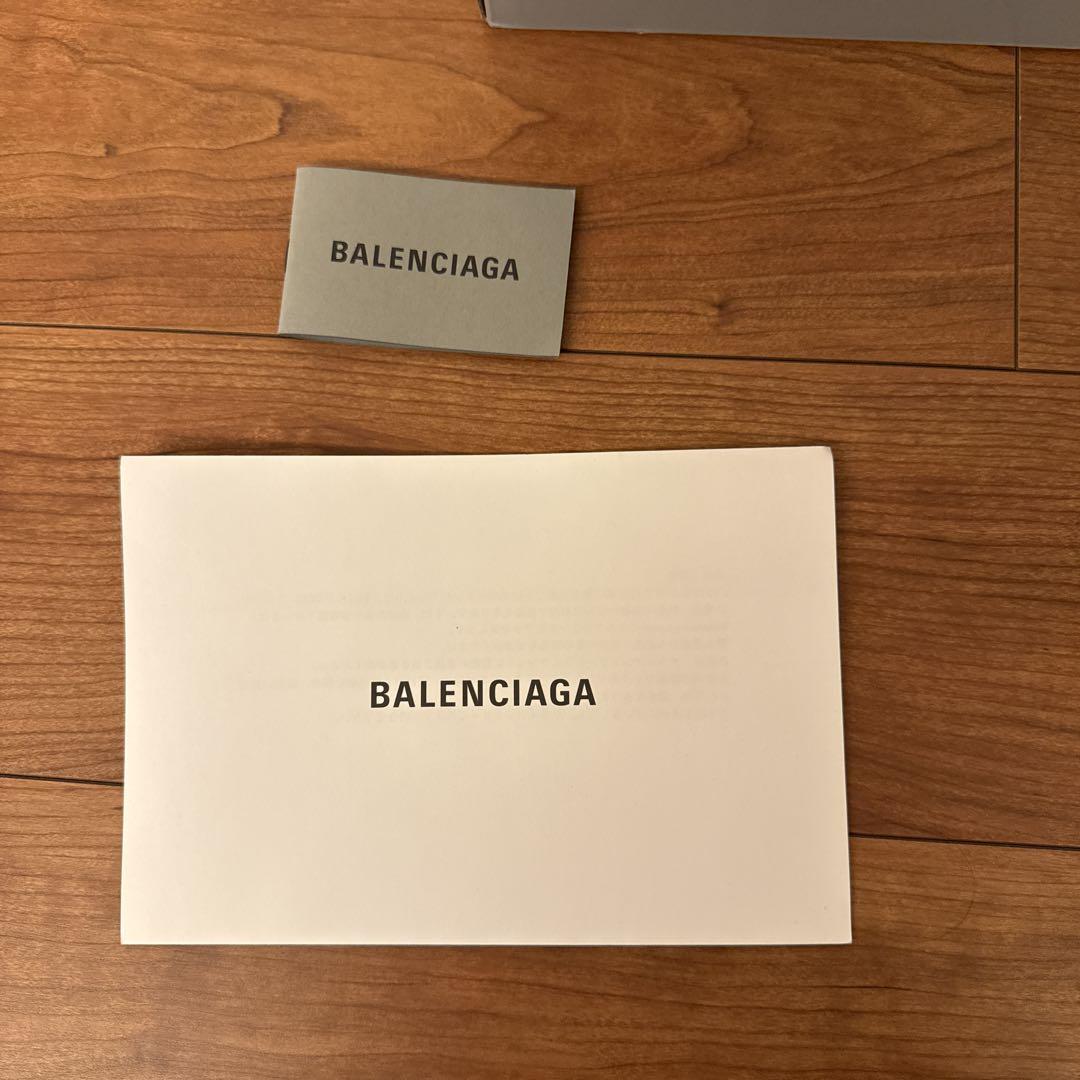 BALENCIAGA