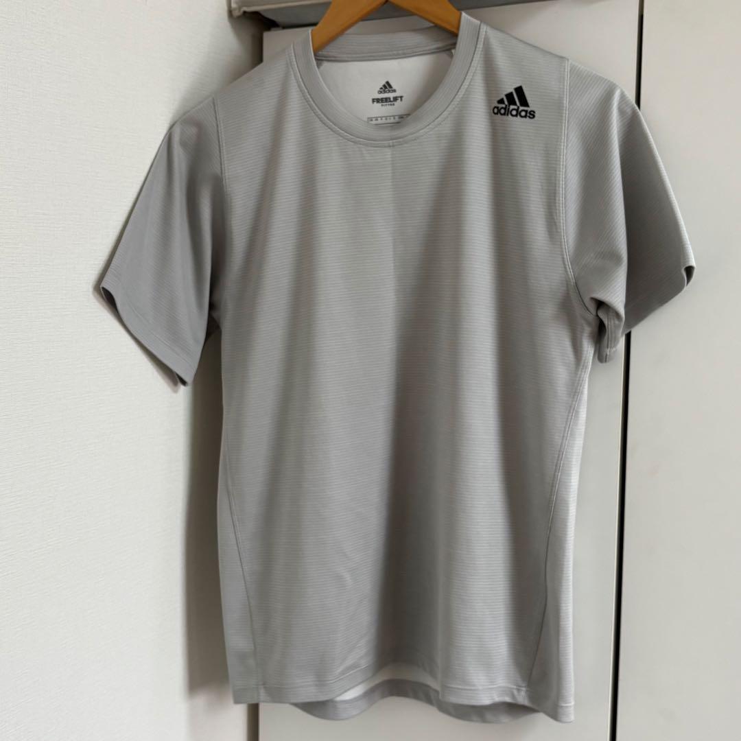 楽天 送料無料にならない adidas（アディダス）Tシャツ CLIMALITE グレー スポーツ - メルカリ Tシャツ(半袖+袖なし)