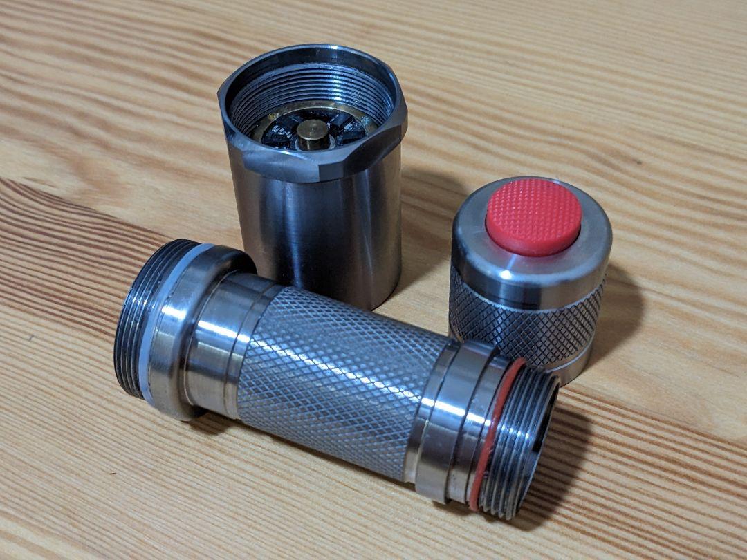 21700 チタン製フラッシュライト